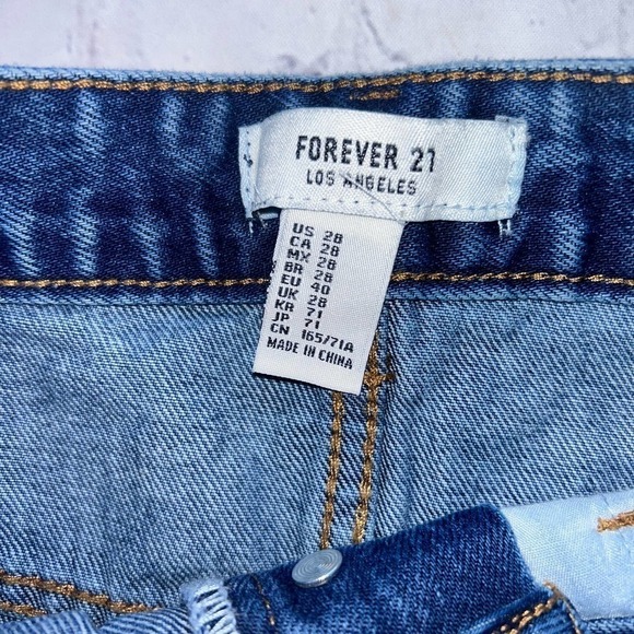 NWOT Junior’s Medium (28) Forever 21 Distressed Style Jean Skirt - Picture 2 of 7